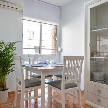 Charming 2 Bedroom Apartment At Triana Center By Oui Siviglia Esterno foto