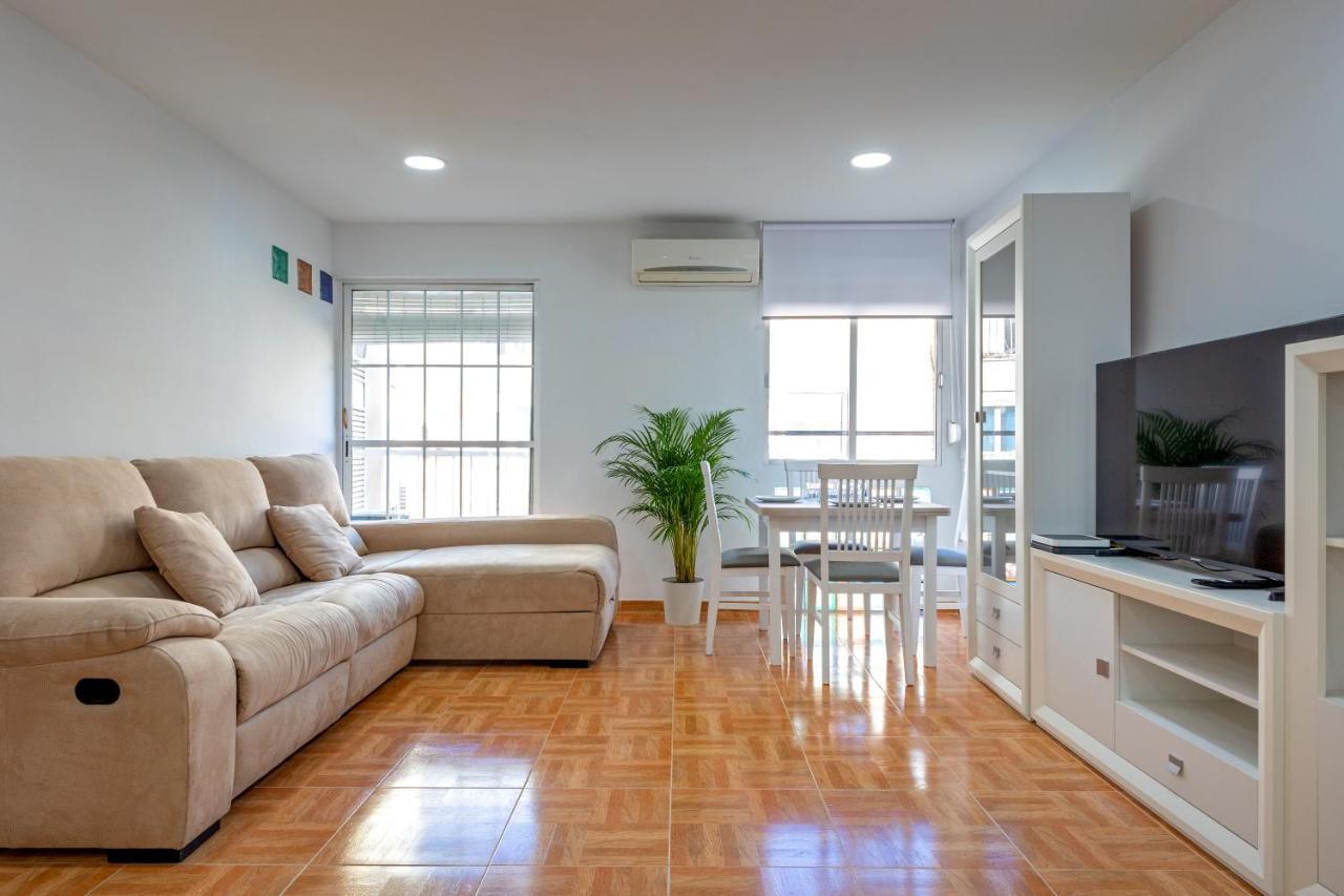 Charming 2 Bedroom Apartment At Triana Center By Oui Siviglia Esterno foto