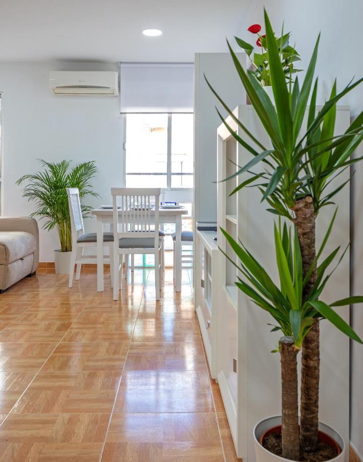 Charming 2 Bedroom Apartment At Triana Center By Oui Siviglia Esterno foto